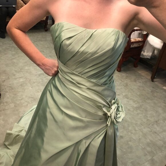 Sage Green Wedding Dress, Mother, Prom, Aline Size 4, Flattering Fit! Ruching - Picture 6 of 10